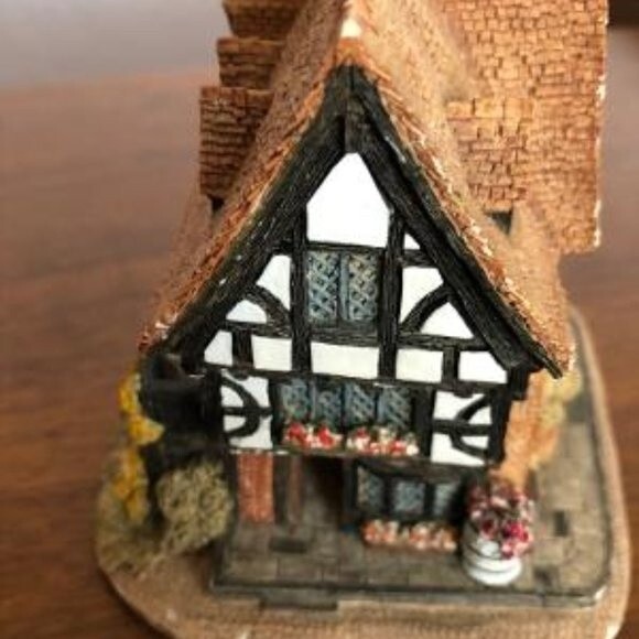 Lilliput Lane Swan Inn Vintage - Picture 4 of 10